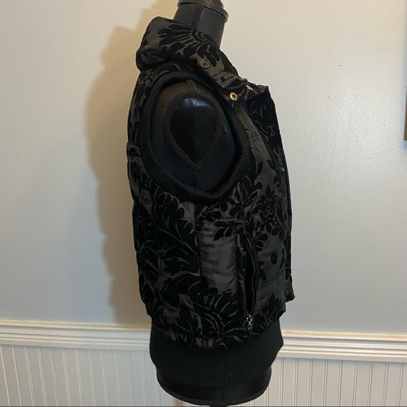Red Ginger Womens Puffer Vest Size Small Black Zippered Velvet Appliqué - Picture 3 of 9